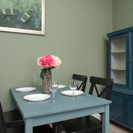 דירה Cozy With A Balcony Near Parks And The Partynice Racetrack By Renters *