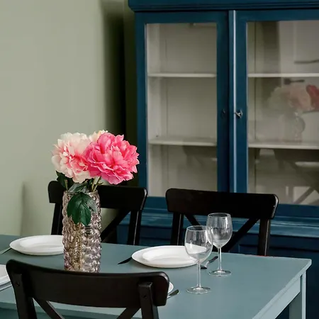 דירה Cozy With A Balcony Near Parks And The Partynice Racetrack By Renters *