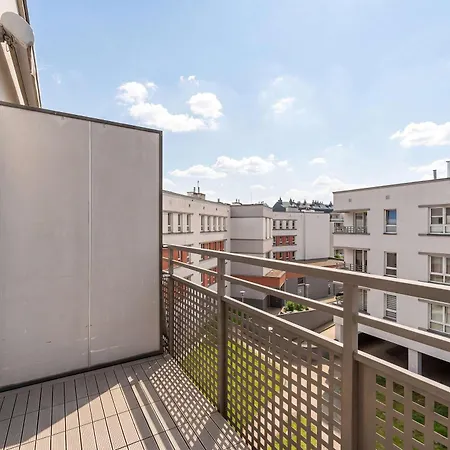 Cozy With A Balcony Near Parks And The Partynice Racetrack By Renters Διαμέρισμα *