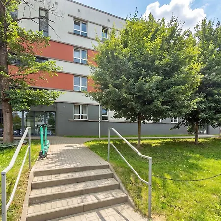 Cozy With A Balcony Near Parks And The Partynice Racetrack By Renters *